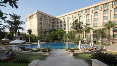 The Grand New Delhi Отели рядом с достопримечательностью «International Centre For Genetic Engineering And Biotechnology»