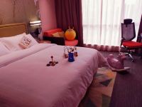 桂林秀峰希尔顿欢朋酒店 - 星空亲子舒适大床房