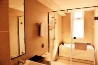 Homeinn Plus Hotel (Dunhua Railway Station)