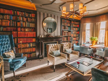 11 Cadogan Gardens and The Apartments by Iconic Luxury Hotels Отели рядом с достопримечательностью «Стретэм Коммон»