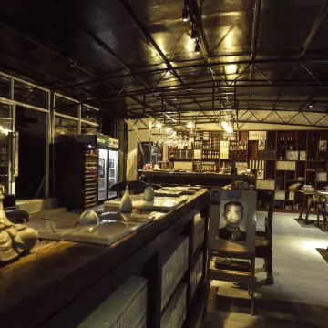 Weizhou Island Slow Art Homestay (Dishui Danping Beach Store) Отели рядом с достопримечательностью «Moon Square»