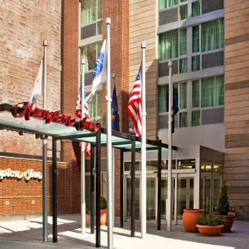 Hampton Inn by Hilton Manhattan Grand Central シェイク・シャック周辺のホテル