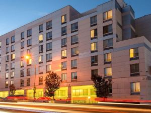 SpringHill Suites by Marriott New York LaGuardia Airport