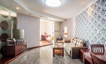 Tinghai Holiday Apartment (Qingdao May Fourth Square Olympic Sailing Center)