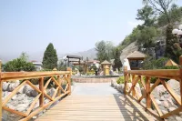 Linduo Hot Springs