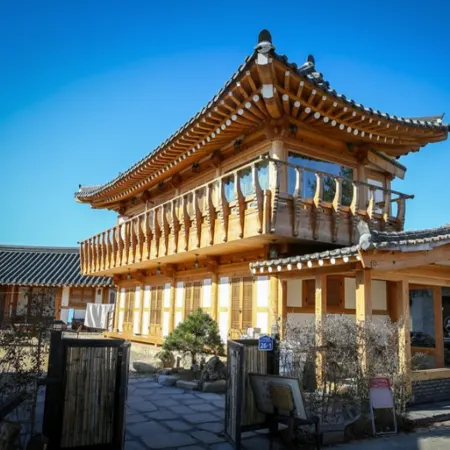 Happy Village Syeobul Guesthouse Отели рядом с достопримечательностью «Комплекс Сансонджан»