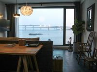 大连Wild Sea Hostel野海美宿 - 302黑色海景大床房