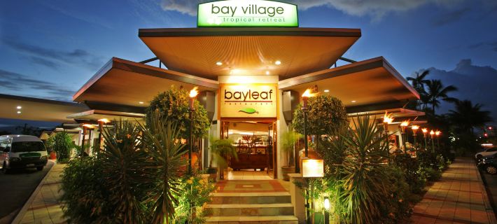 Bay Village Tropical Retreat & Apartments Hotéis em Cairns