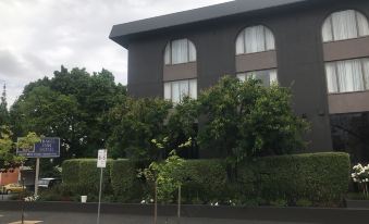 Best Western Plus Travel Inn Hotel