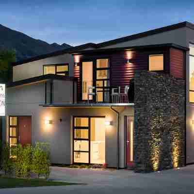 Apartments on Upton Hotel Exterior