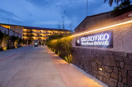 Grandvrio Ocean Resort Danang Отели рядом с достопримечательностью «Montgomerie Links»