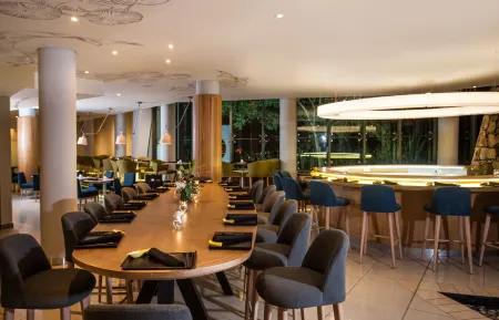 Hennessy Park Hotel Отели рядом с достопримечательностью «Vaneron Garden Center»