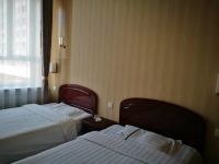 喀喇沁旗红百合宾馆 - 双床房(公共卫浴)