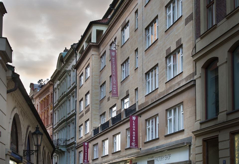 프라하 호텔 로비의 고급스러운 인테리어