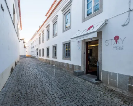 Stay Hotel Évora Centro โรงแรมในแอวูรา