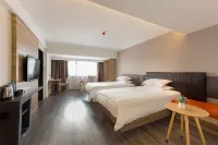 인투 윤바이 호텔 (헝디엔 영화 및 텔레비전 도시 보행자 거리)