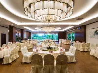 Yunfu Xinxing Longshan Hot Spring Hotel Hotels in Xinxing County