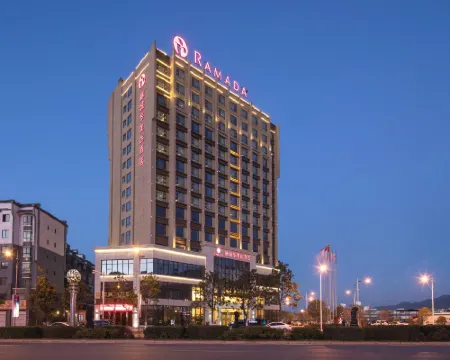 Ramada by Wyndham Huize Hoteles en Huize