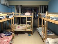 上海学长家青年求职公寓 - 女生舒适八人间(床位)