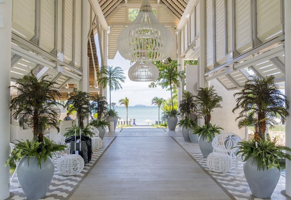 LUX* Grand GaubeOver view