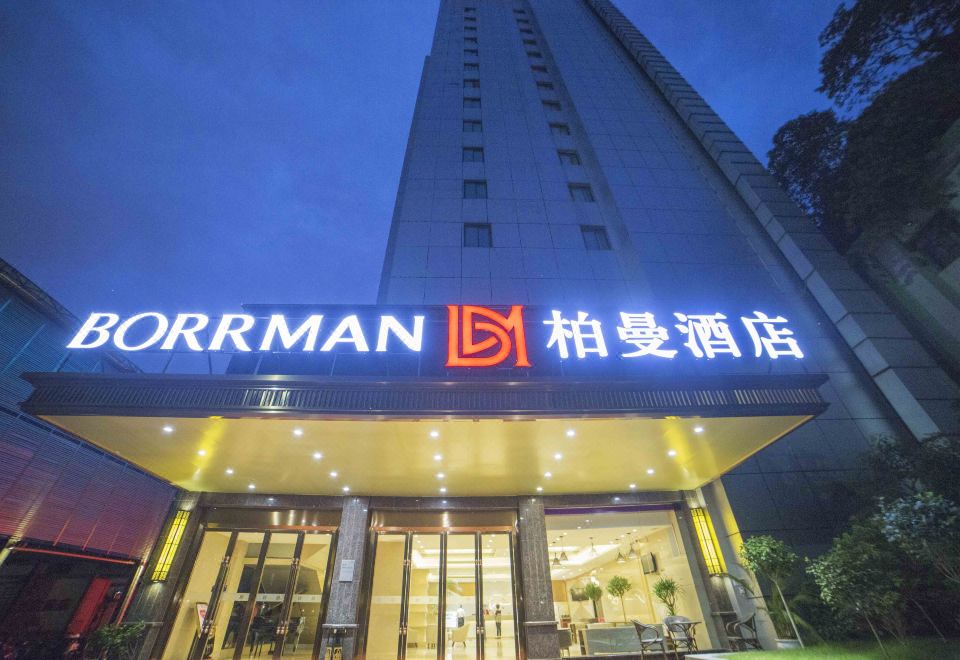 柏曼酒店（柳州马鞍山公园高铁站店）外景图