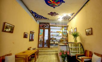 Shangri-La Yangqi Space Art Healing Bed and Breakfast - Housity
