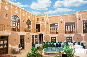 Firoozeh Traditional Hotel