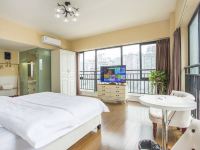 洛莱维精品公寓酒店(重庆南滨路店) - 星光大床房