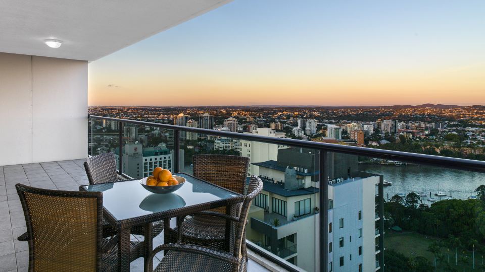 Oaks Brisbane River City Suites