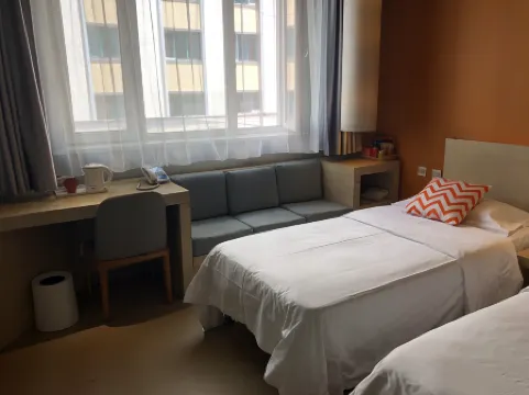 Home 1 Chain Hotel Отели рядом с достопримечательностью «International Business Center»