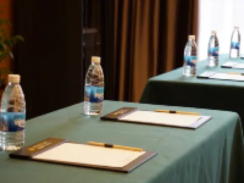 Xin Hai International Holiday Hotel