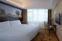Huacheng Hotel (Shenzhen Pinghu Shuangyong Street Subway Station) Hotels in Pinghu/China South City