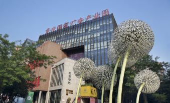 Vienna Hotel (Chongqing Creative Park Shangwan Road Subway Station)