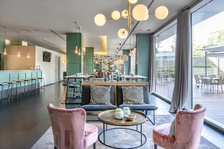 Vincci Maritimo Отели рядом с достопримечательностью «Парк Форум»