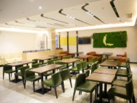 Lavande Hotel (Dongping Sports Conference and Exhibition Center Baifoshan) Hotels in Dongping