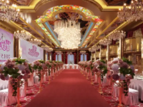 Perth Crown International Hotel Hotels in Fenyi