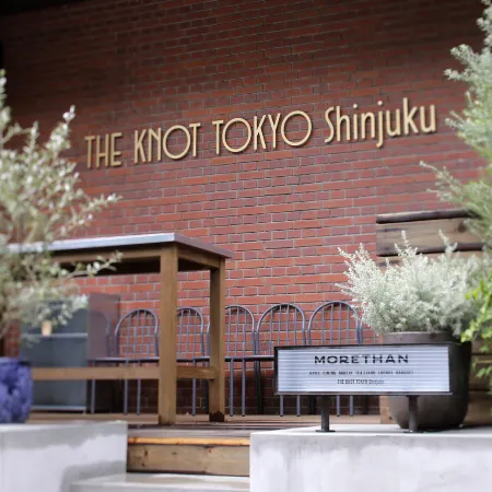 THE KNOT TOKYO Shinjuku Отели рядом с достопримечательностью «Железнодорожная станция Тотёмаэ»