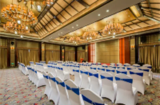 รีสอร์ทและสปากรีนแลนด์