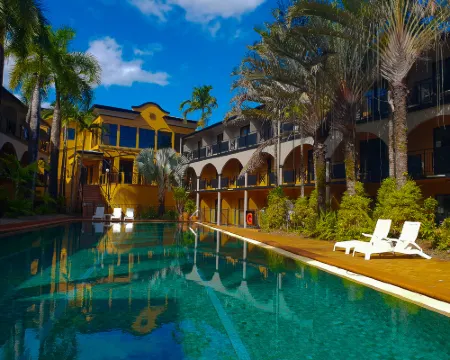 Palm Royale Cairns Hotels in Manunda