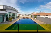 The Tivoli Hotel - Rooftop Pools