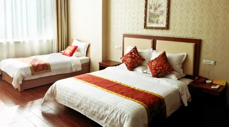 Linyi Jixian Business Hotel Отели рядом с достопримечательностью «Linyixian Library»