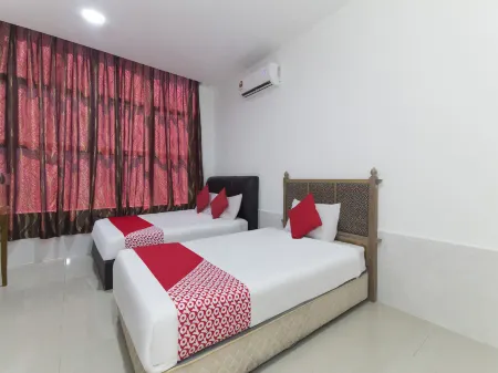 Super OYO 414 Adiff Palace Hotel