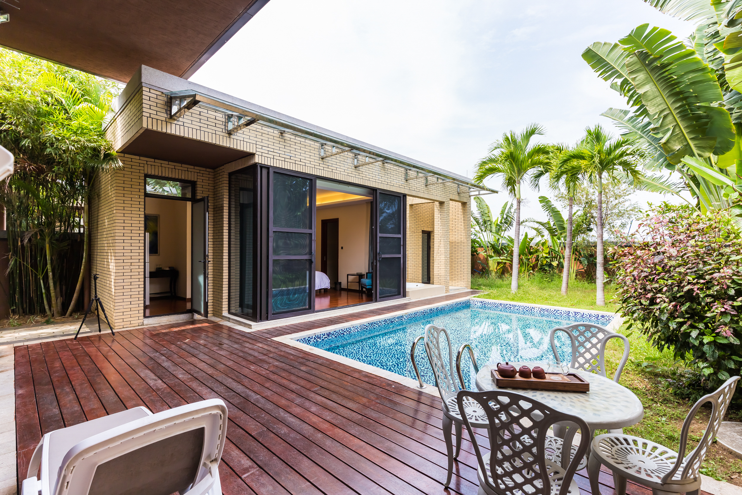 รีวิวRainbow Apartment and Villa โปรโมชั่นโรงแรม 2 ดาวในซานย่า