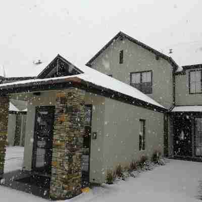 Platinum Queenstown Luxury Villas Hotel Exterior