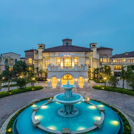 Aqua Tharo  Lake Crouching Dragon Resort Nanjing