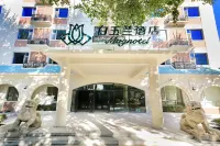 Magnotel Hotels near Zhao Mausoleum