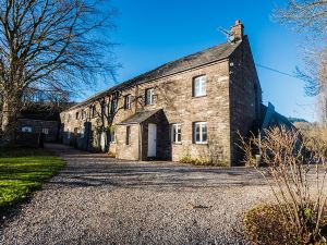 PEN-Y-Bryn House