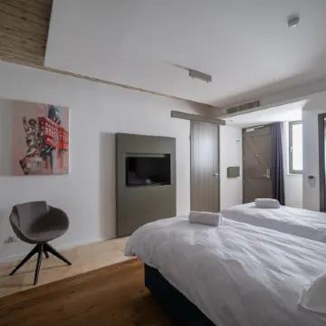 19 Rooms