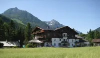 Bergrose Hideaway Hotels in Strobl