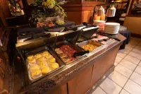 Banff Caribou Lodge and Spa - breakfast